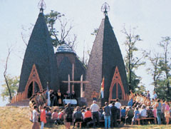 �pusztaszer, Erd�k temploma. Csete Gy�rgy alkot�sa a term�szet �s az ember harmonikus kapcsolat�t sugallja