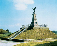 Ősi magyar jelkép a turulmadár. A Turul-emlékmű Tiszaújlakon, Kárpátalján