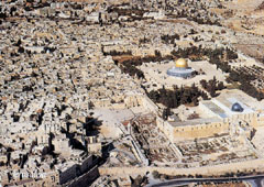 Jeruzsálem madártávlatból. A zsidók, a keresztények és a muzulmánok szent városa